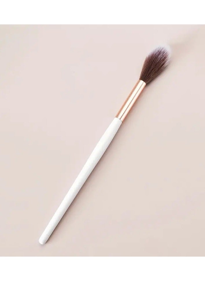 ORiTi Highlighter Brush Tapered Face Makeup Brush for Powders and Creams Vegan and Coated - Image 2