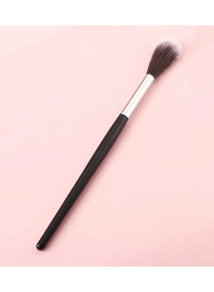 ORiTi Highlighter Brush Tapered Face Makeup Brush for Powders and Creams Vegan and Coated - Image 3