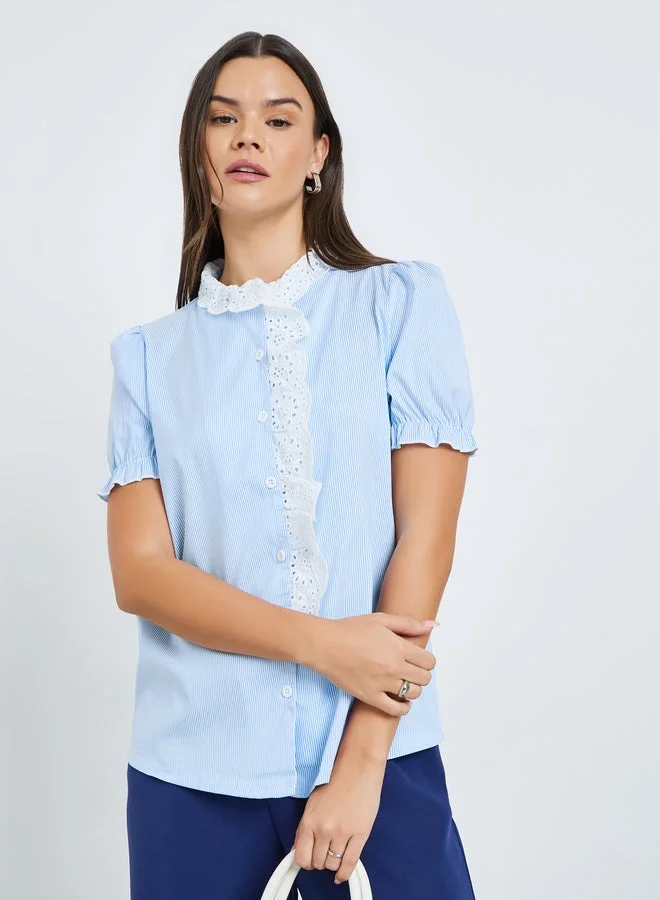 تايك تو بلوزة مخططة بحافة كشكش ودانتيل