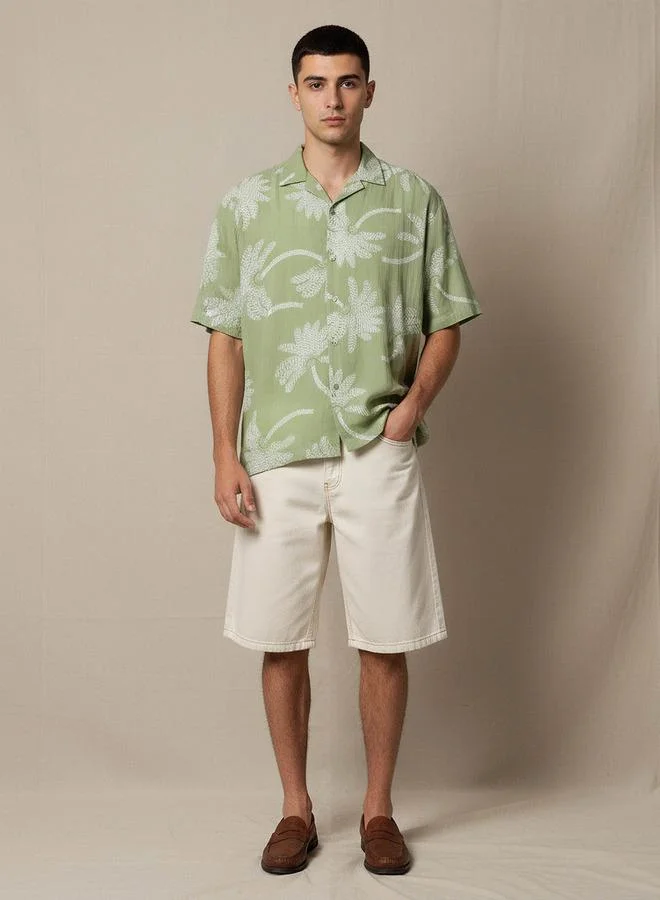 Splash FAV Men Camp Collar Palm Tree Print Short Sleeves Resort Shirt