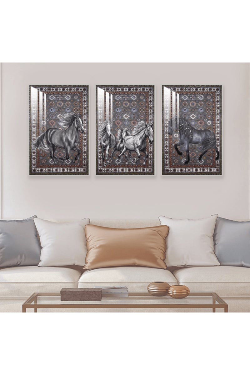 ماركتنا ثلاث لوحات جدارية خشبية بتصميم حصان، مع إطار وطبقة أكريليك شفافة. - Image 1