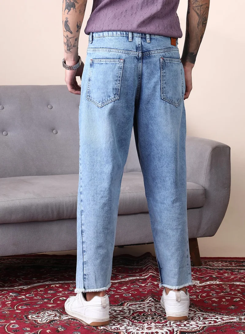 Campus Sutra Campus Sutra Men's Light Blue Unhemmed Light-Wash Denim Jeans For Casual Wear | Mid-Rise | Straight Fit | Button Closure | Denim Jeans Crafted With Comfort Fit For Everyday Wear