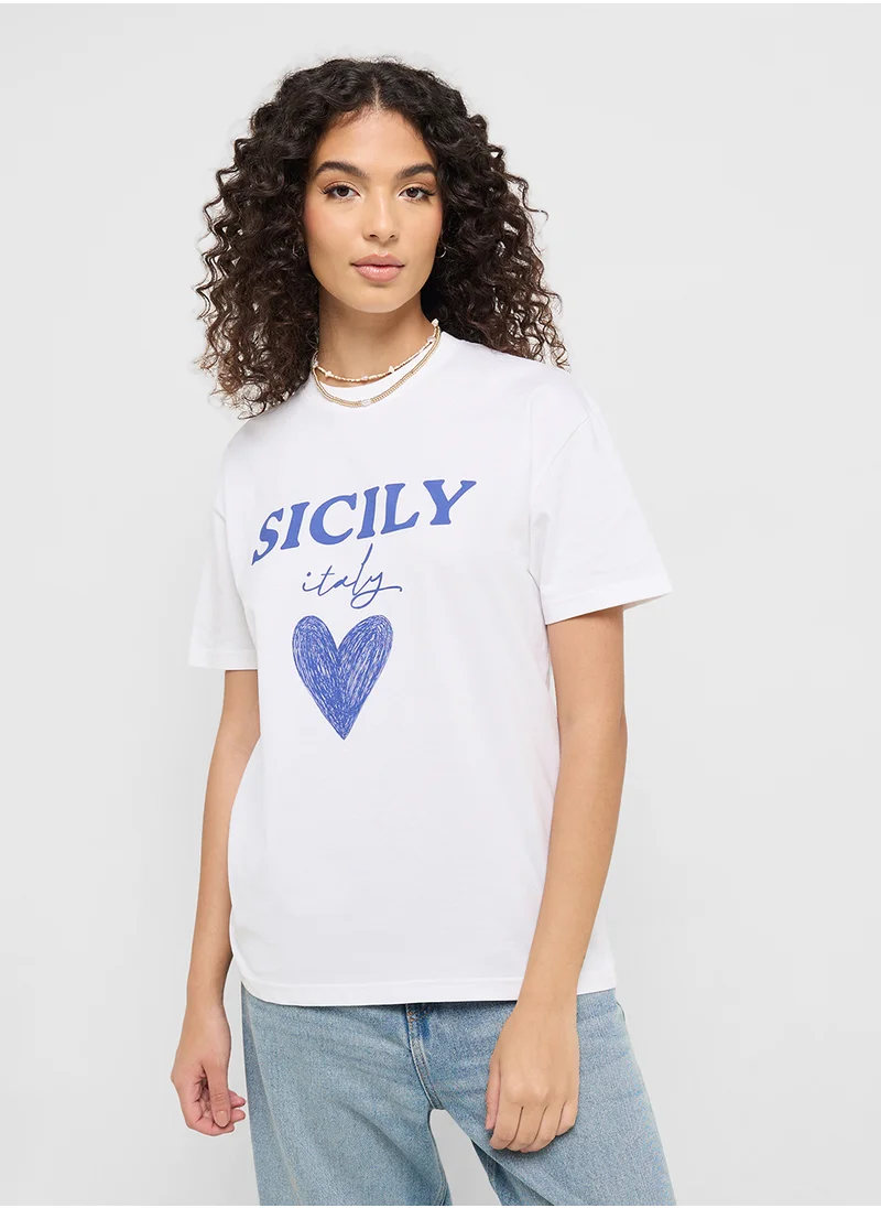 Ginger Crew Neck Holiday Graphic T-Shirt