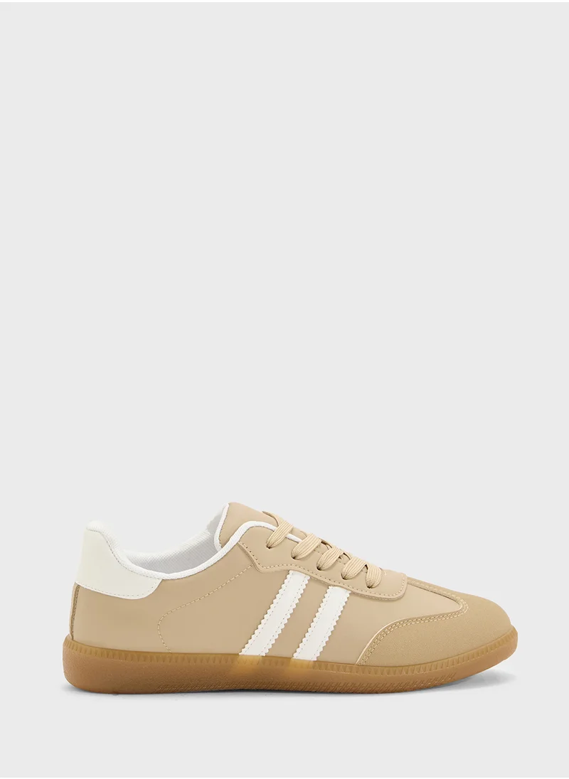 أندرينا Ladies Stripe Sneaker