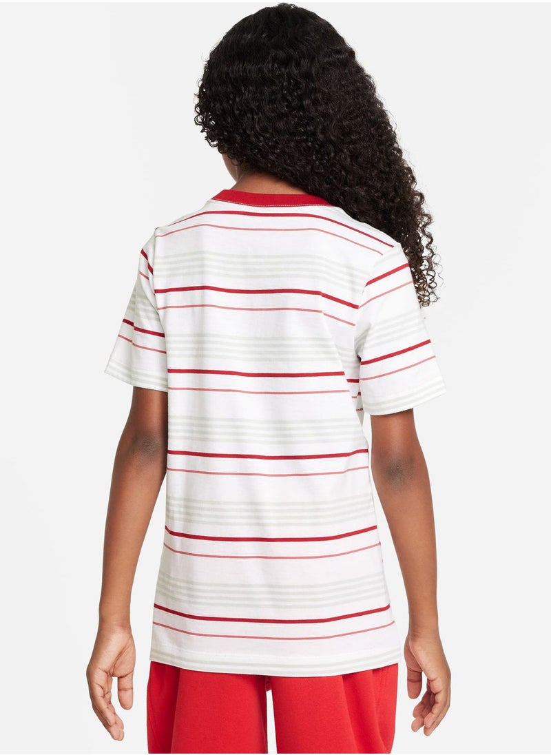 Nike - Youth Nsw T-Shirt Club Stripe - Image 1