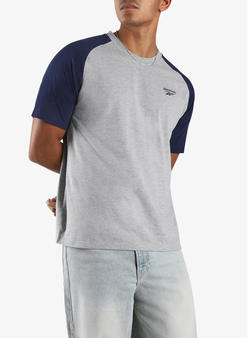 ريبوك تيشيرت آي دي بأكمام راجلان - Image 1