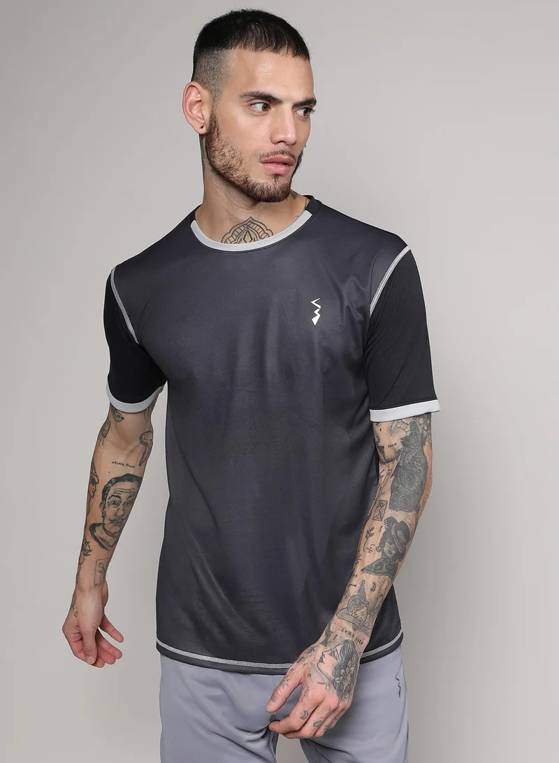 Campus Sutra Men's Charcoal Grey Geometric Activewear T-Shirt