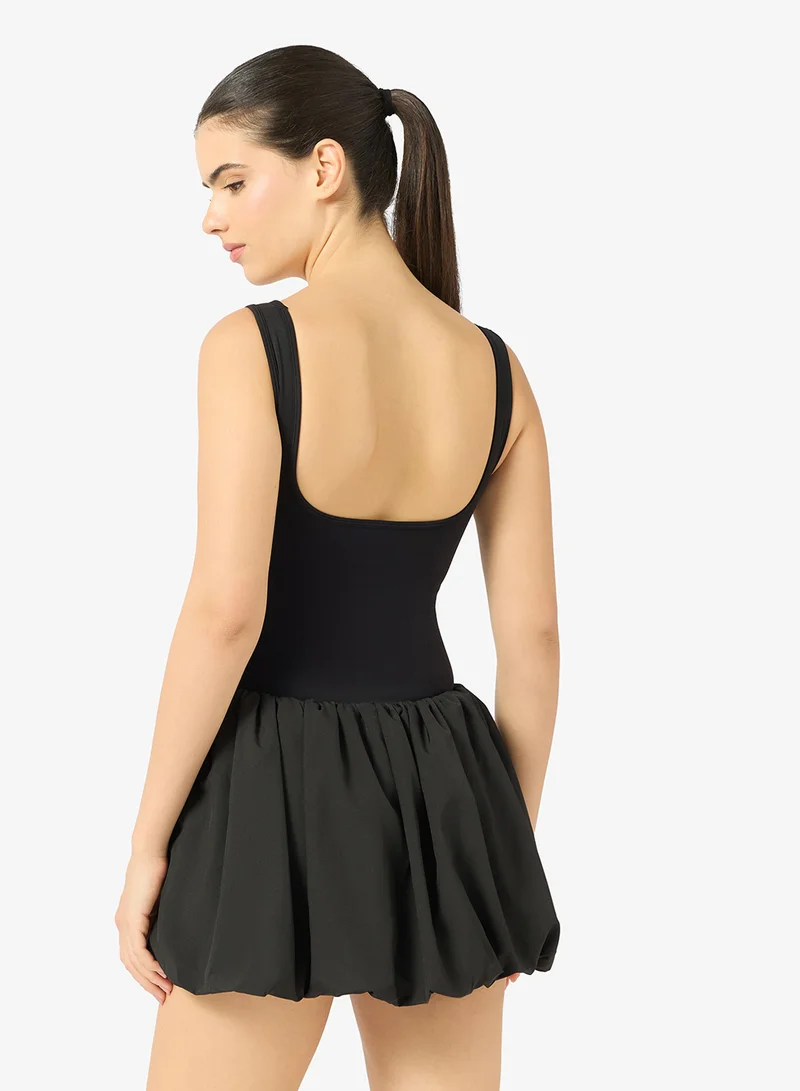 فورورد فستان تنس بياقة مربعة