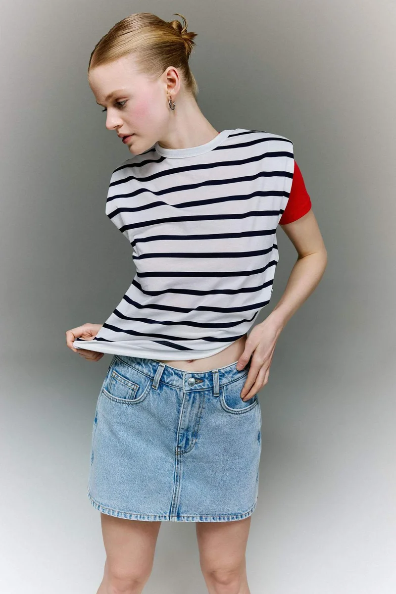 ديفاكتو Relax Fit Crew Neck Slogan Short Sleeve T-Shirt