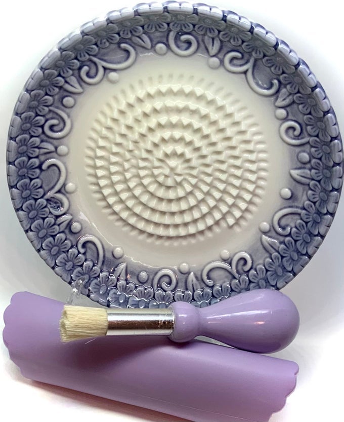 ALLINONE PREMIUM CERAMIC GARLIC GRATER PLATE 4PIECE SET PURPLE EMBOSSED DESIGN AND STYLE FOR GARLIC GINGER CHOCOLATE AND MORE COMES WITH 525 PLATE PEELER BRUSH AND STAND