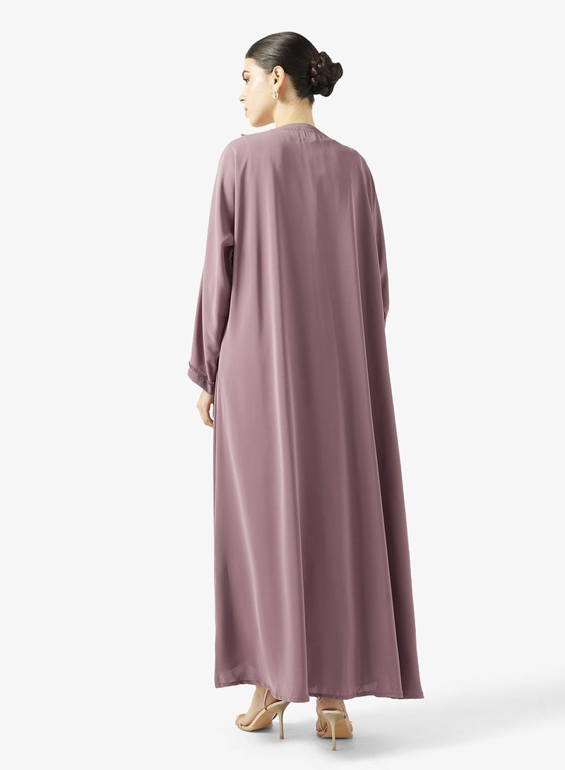 هيا كلوزيت عباية بياقة مطوية مع شيلة - Image 4