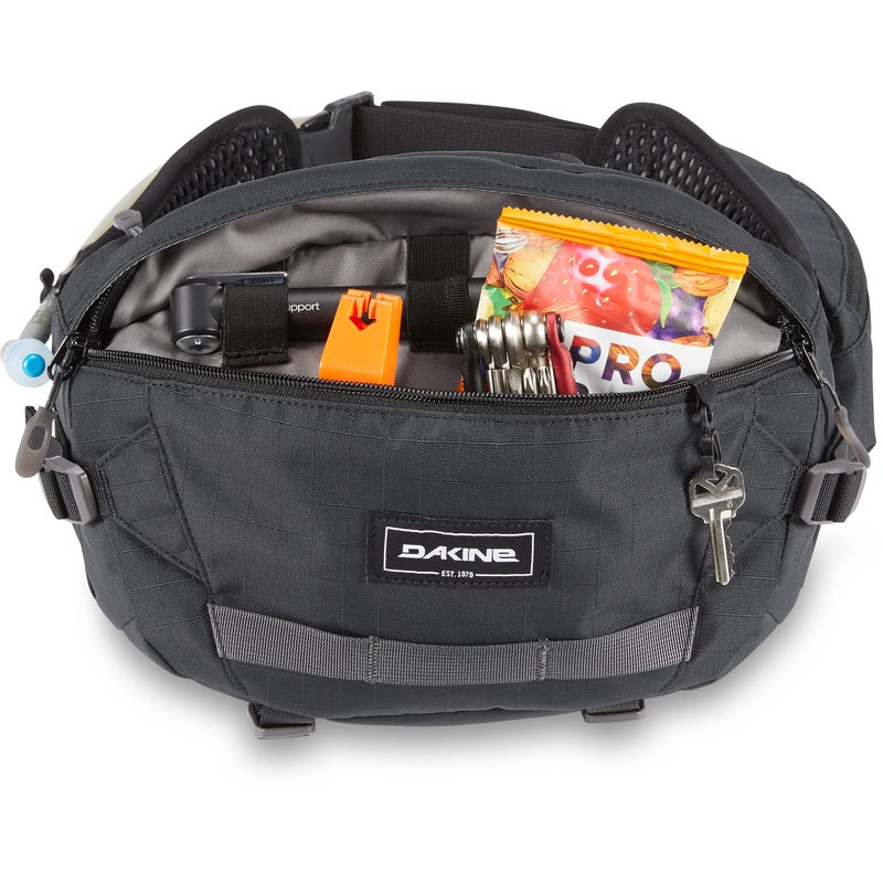 Dakine Hot Laps 5L - Black - Image 2