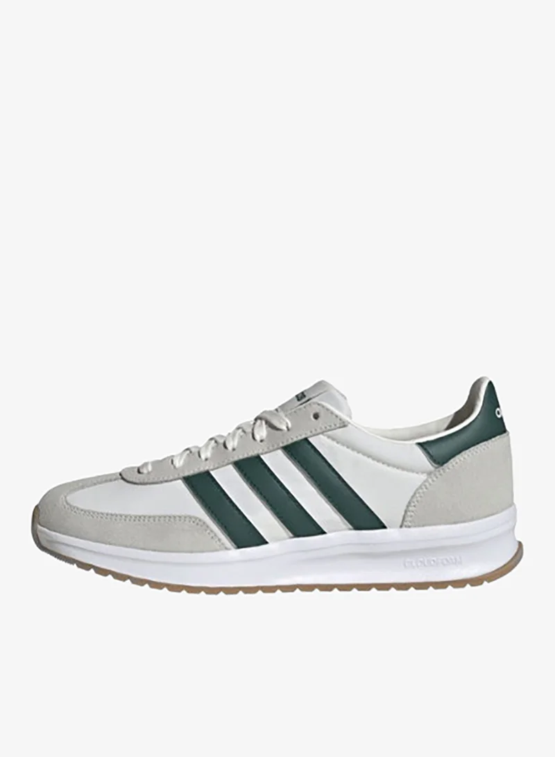 اديداس أحذية رياضية رجالية بيضاء موديل  .