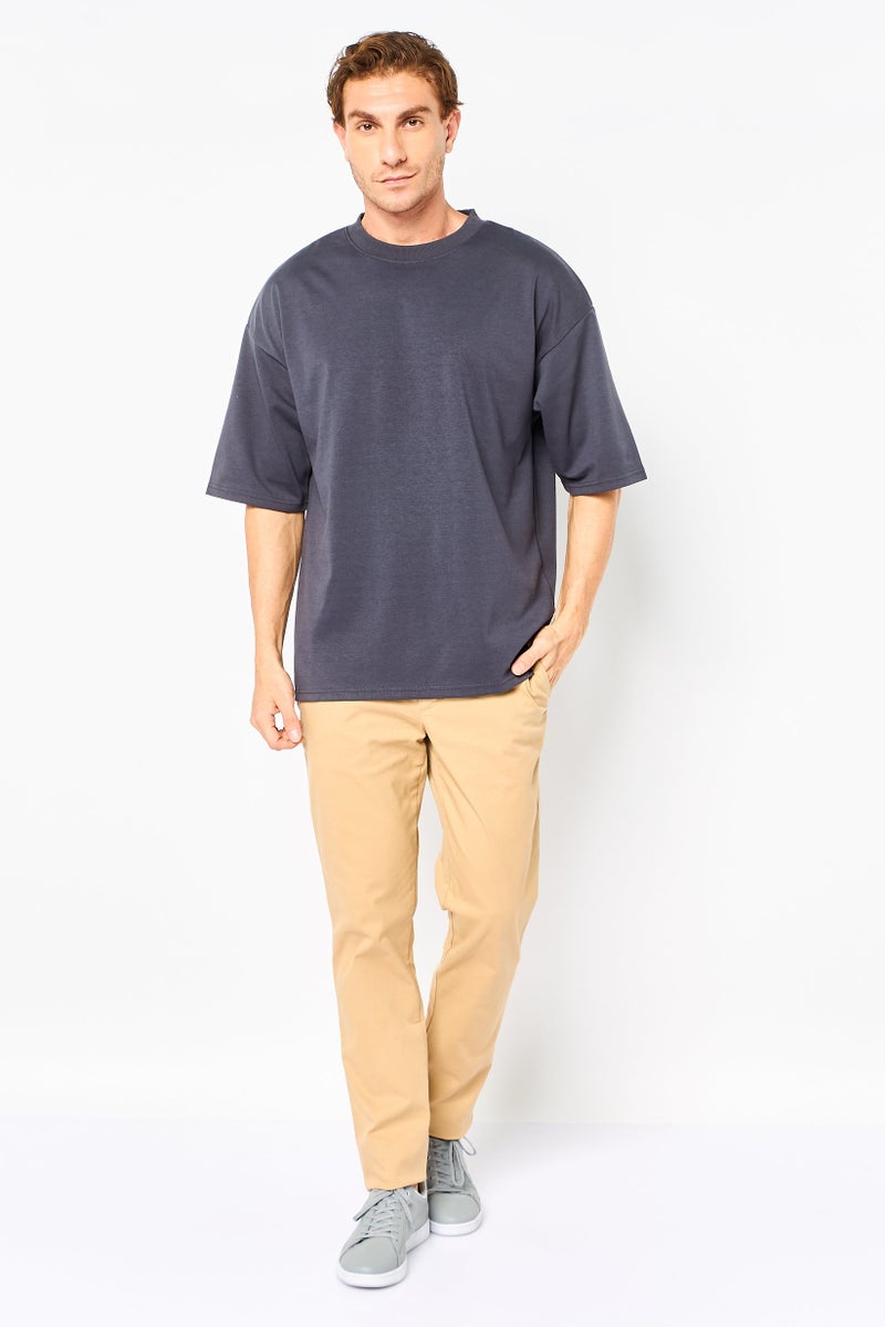 Core Elements تي شيرت رجالي بأكمام قصيرة بياقة دائرية، رمادي داكن - Image 2