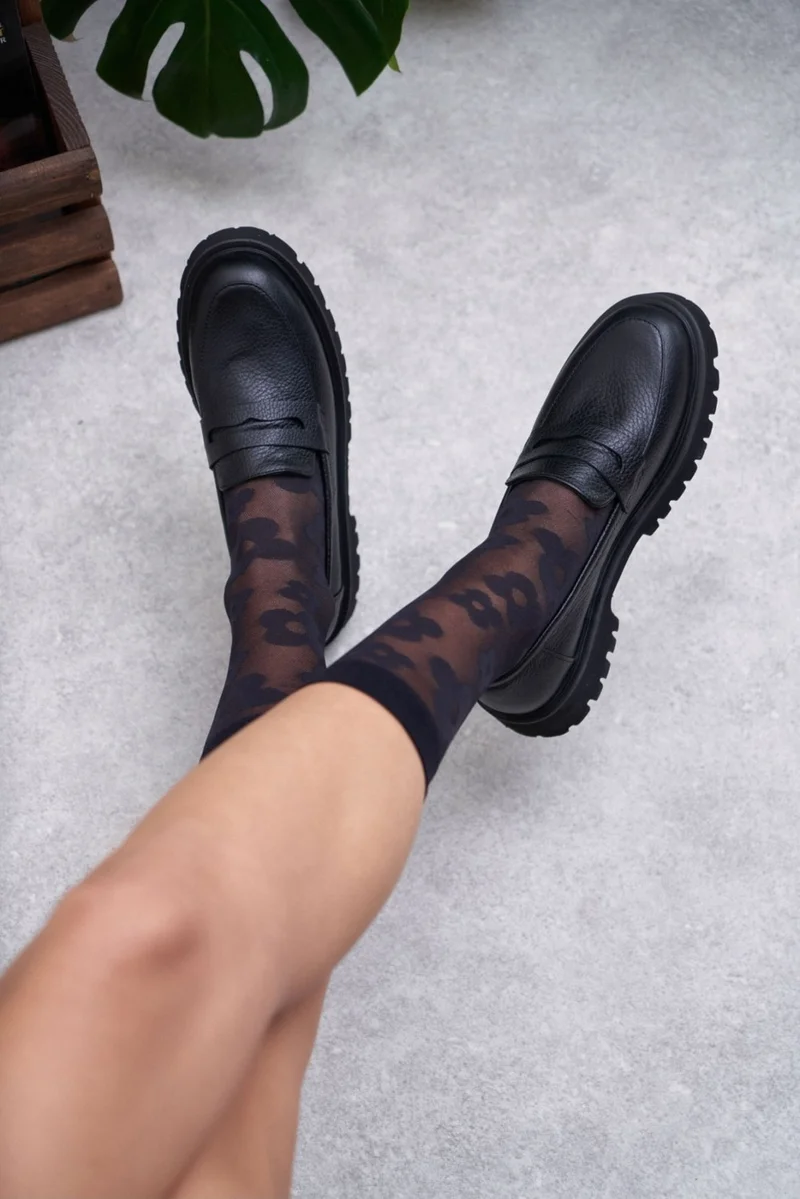 Nişantaşı Shoes Queena Black Genuine Leather Thick Sole Detail Women's Shoes
