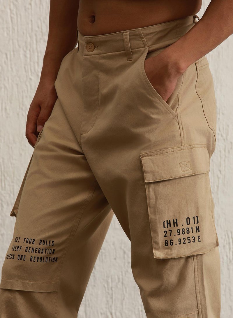 Hubberholme Men's Khaki Cotton Blend Solid Pattern Full Length Cargo Relaxed Trouser - Image 5