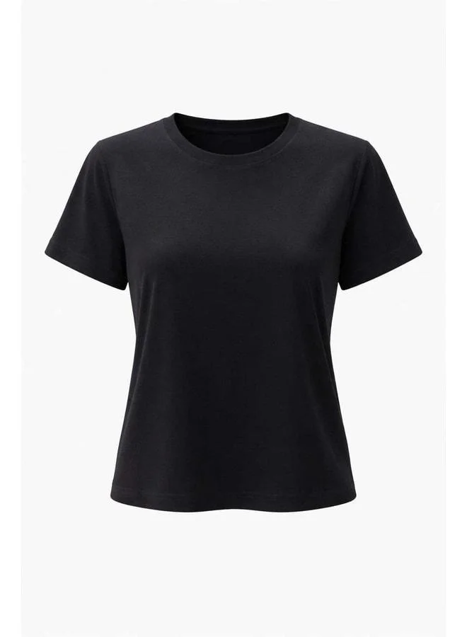 Sherin Black Basic T‑Shirt.