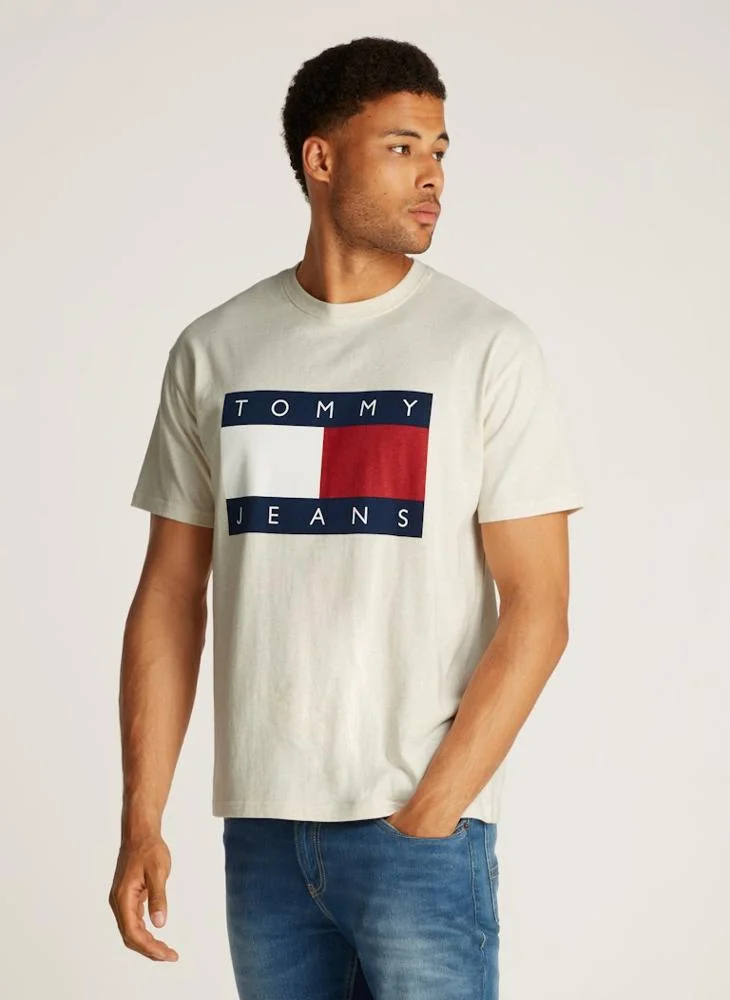 تومي جينز Graphic Logo Crew Neck T-Shirt