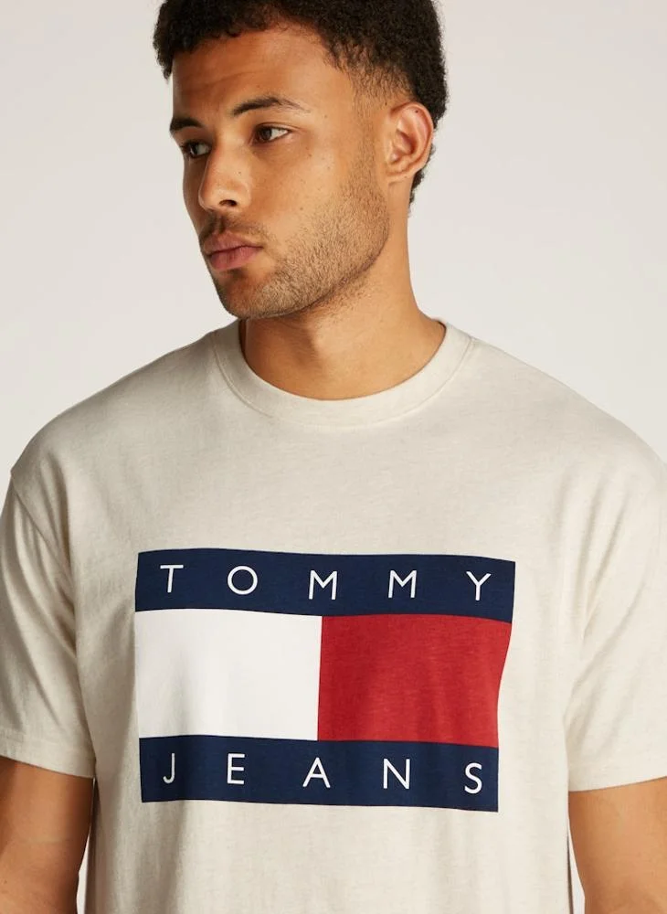 تومي جينز Graphic Logo Crew Neck T-Shirt