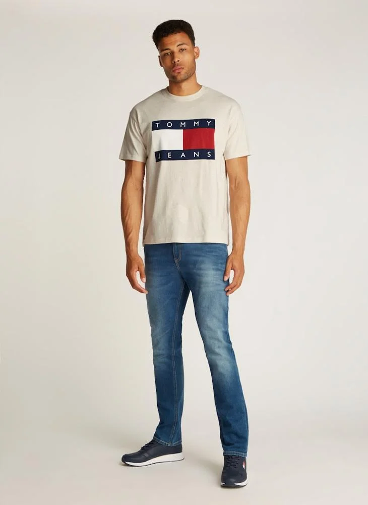 تومي جينز Graphic Logo Crew Neck T-Shirt