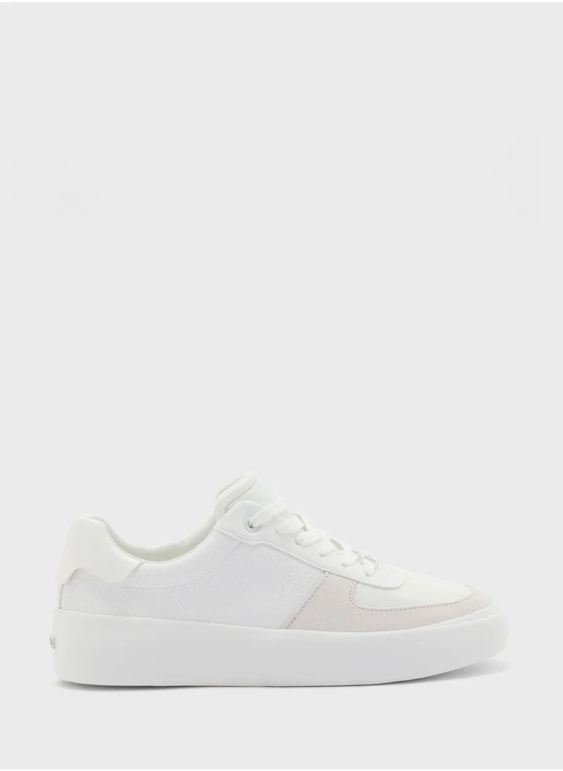 كالفن كلاين Lace Up Low Top Sneakers