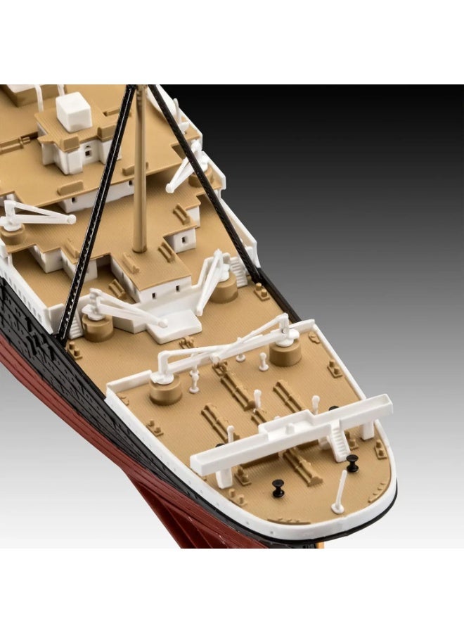 Revell 1:600 Scale R.M.S. Titanic Watercraft Model Kit - Image 2