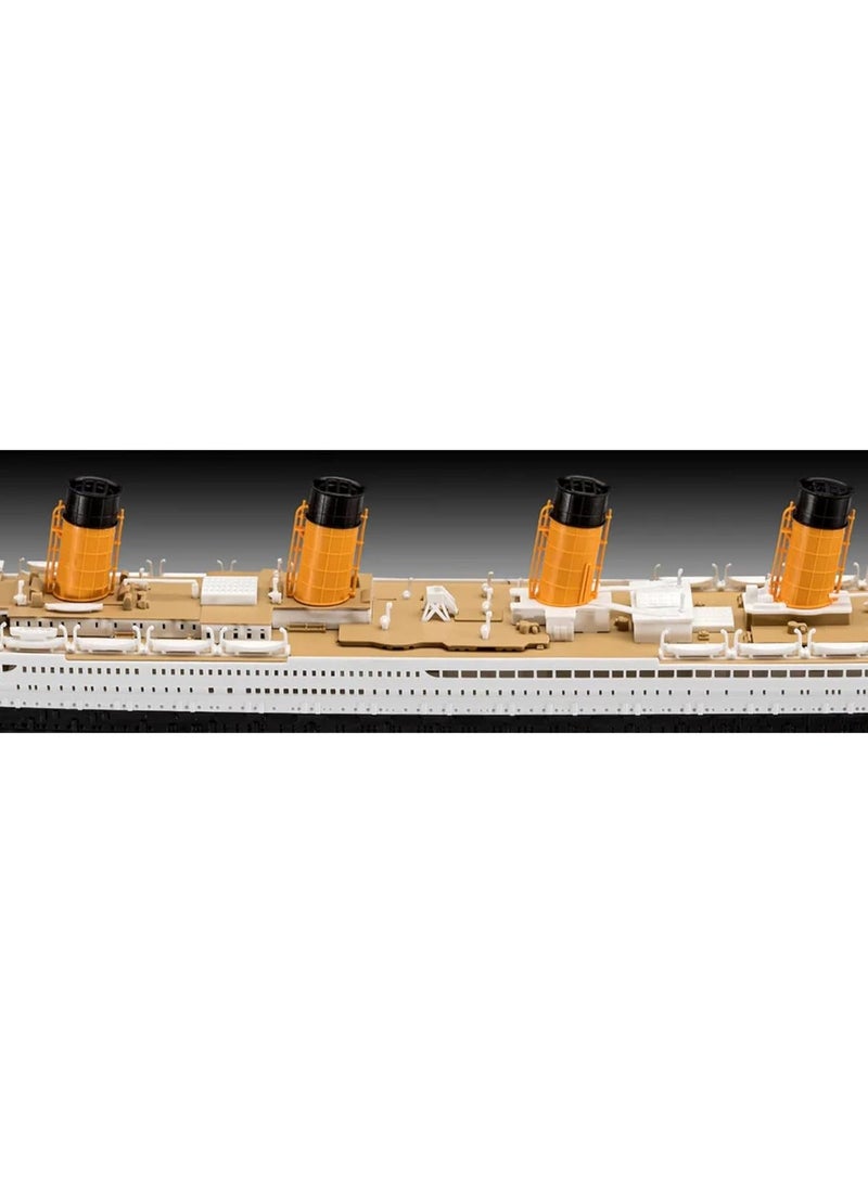 Revell 1:600 Scale R.M.S. Titanic Watercraft Model Kit - Image 5