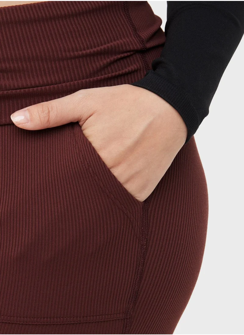 آري من امريكان ايجل بنطال بخصر مرتفع وأرجل عريضة