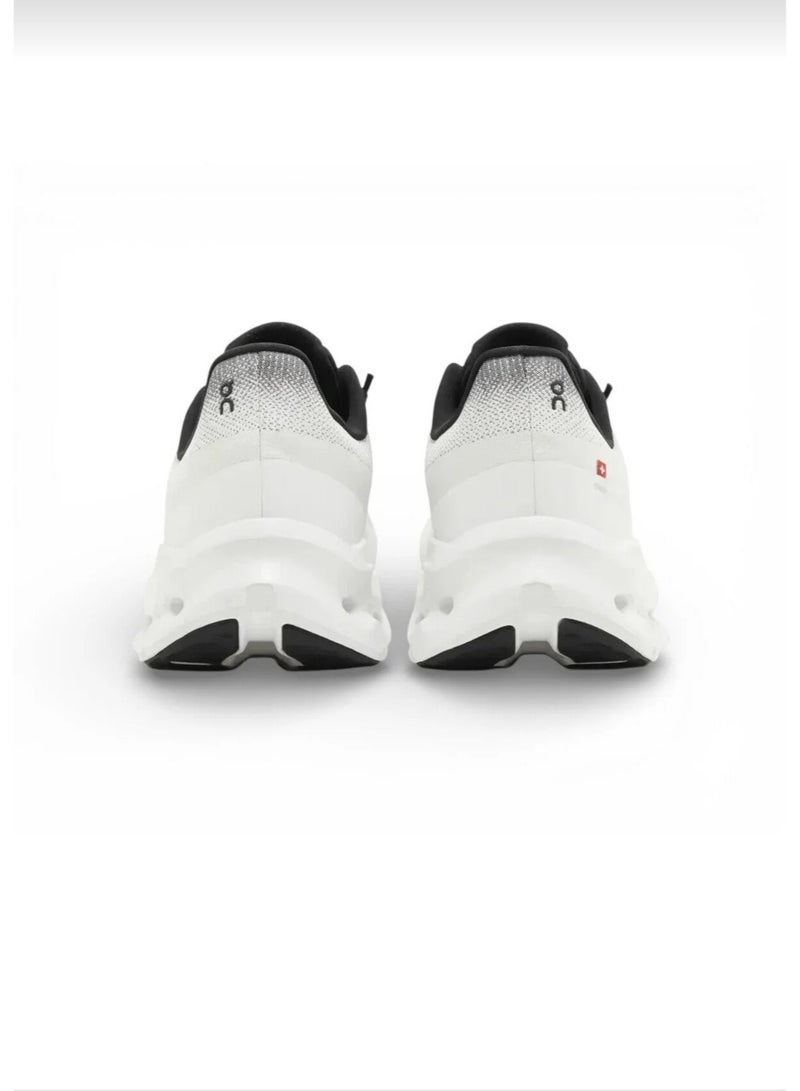 On Running On cloud casual shoes black /white - Image 3