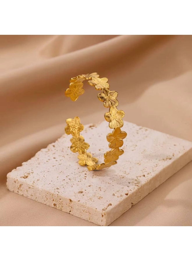 طقم خاتم وأسوارة أوراق الزيتون مطلي بالذهب من ستانلس ستيل نقي 316 (فري سايز) - Image 4