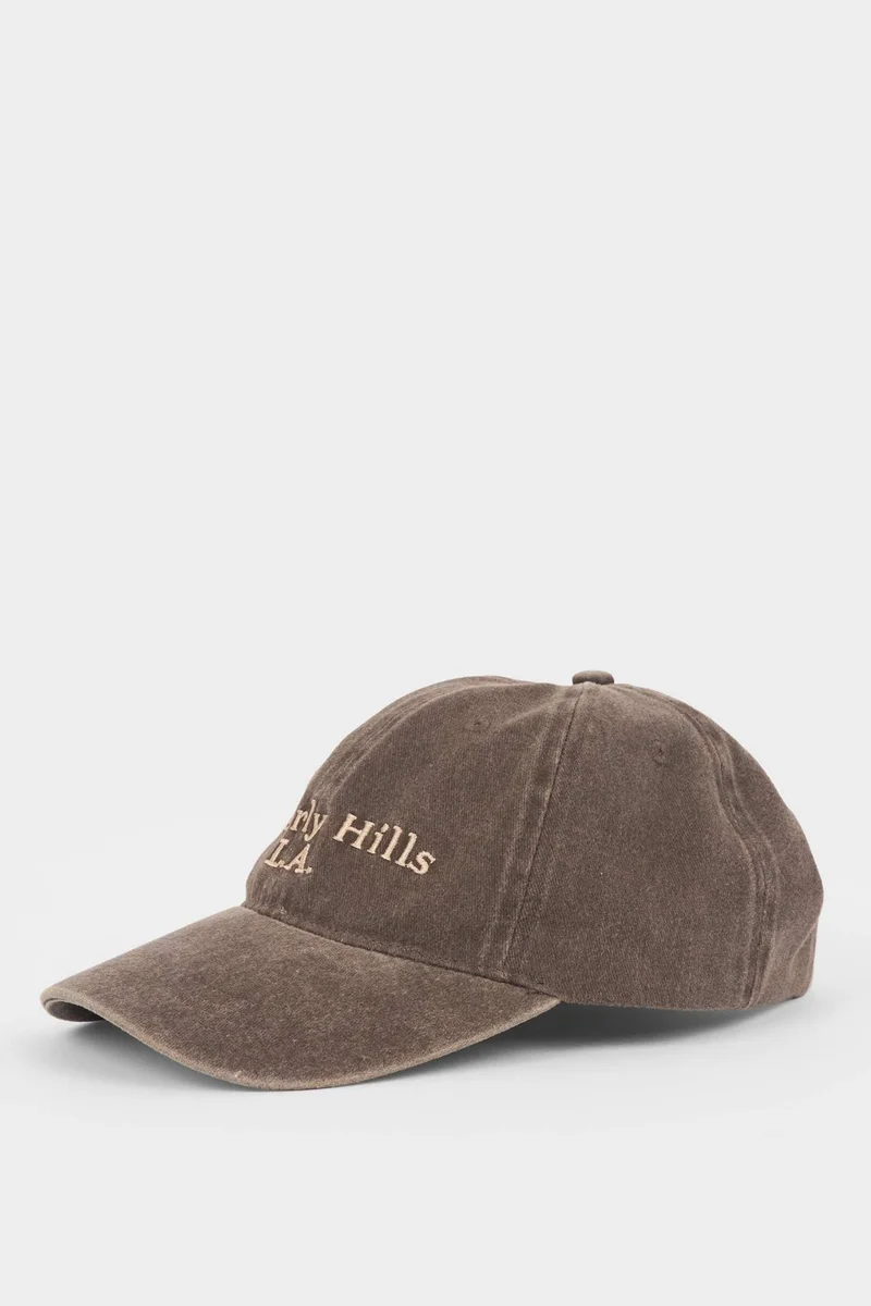 Man Embroidered Cotton Cap