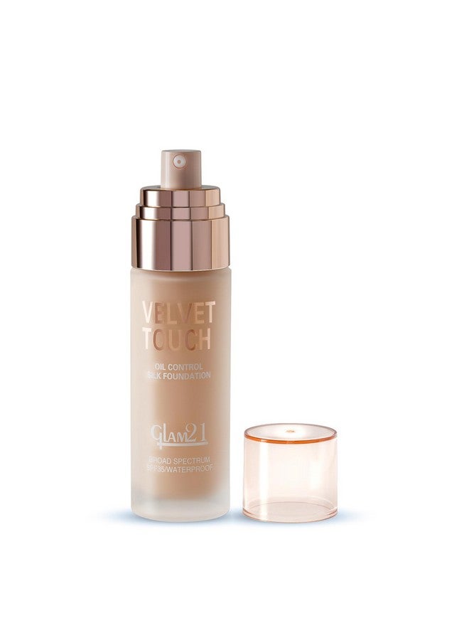 جلام 21 كريم أساس Glam21 Velvet Touch Oil Control Silk | مقاوم للماء، تغطية عالية، لمسة نهائية مخملية غير لامعة، تغطية كاملة فائقة، خفيف الوزن وجيد التهوية، عامل حماية من أشعة الشمس 35 يدوم طويلاً | بيج - 50 جم - Image 1