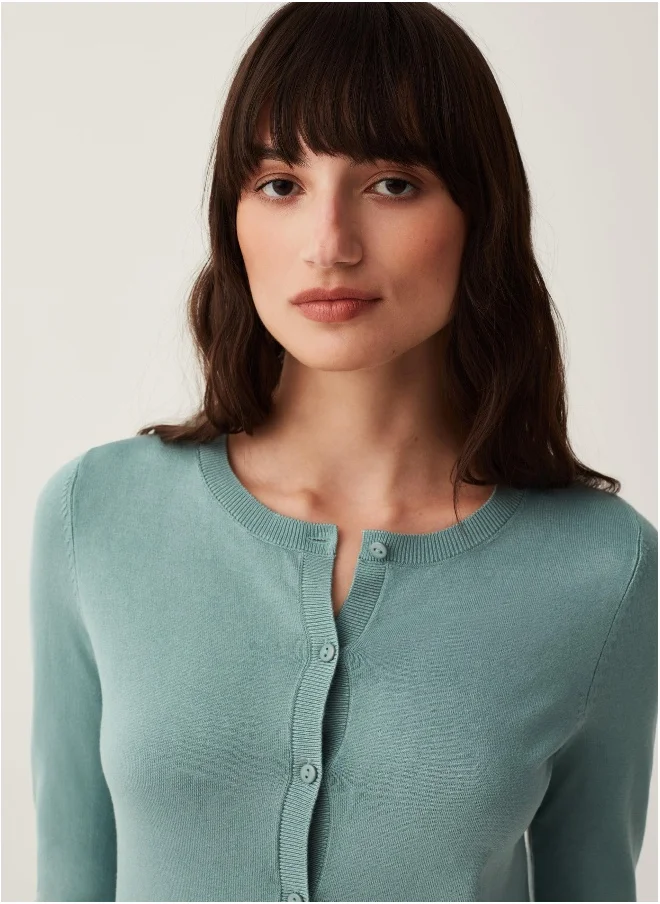 او في اس Solid colour cardigan with round neck
