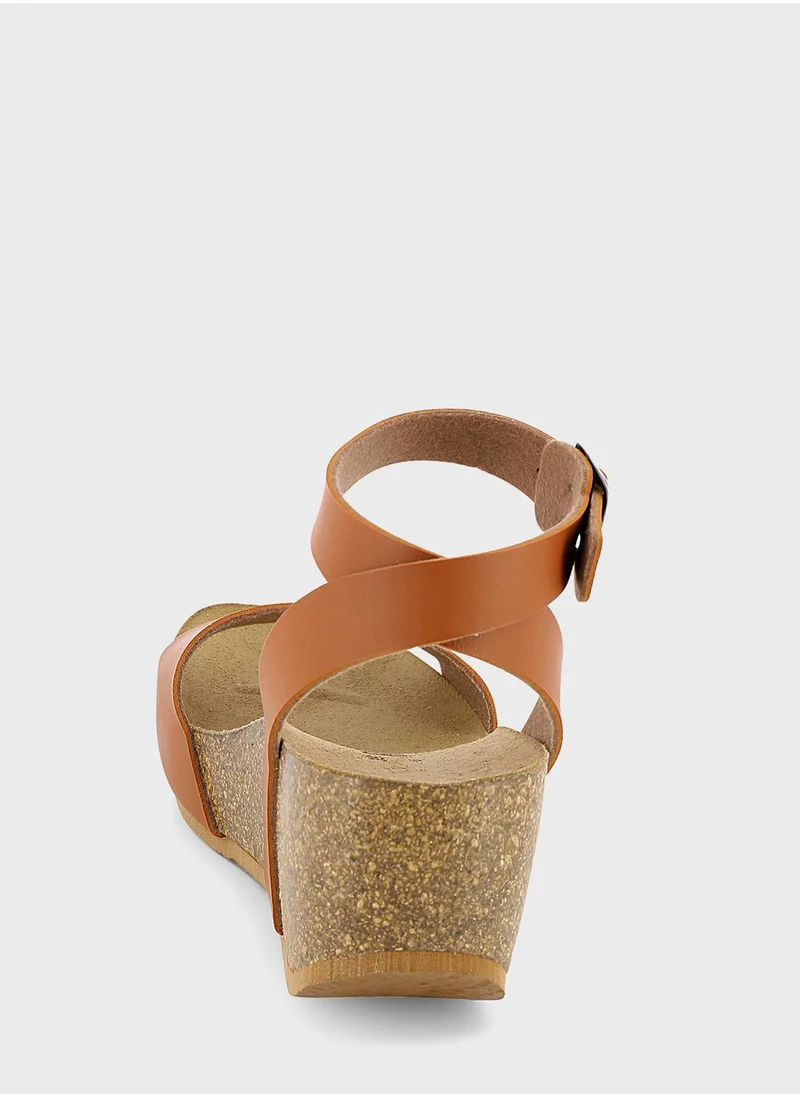 BAYTON Sol Strappy Mid Heel Wedges