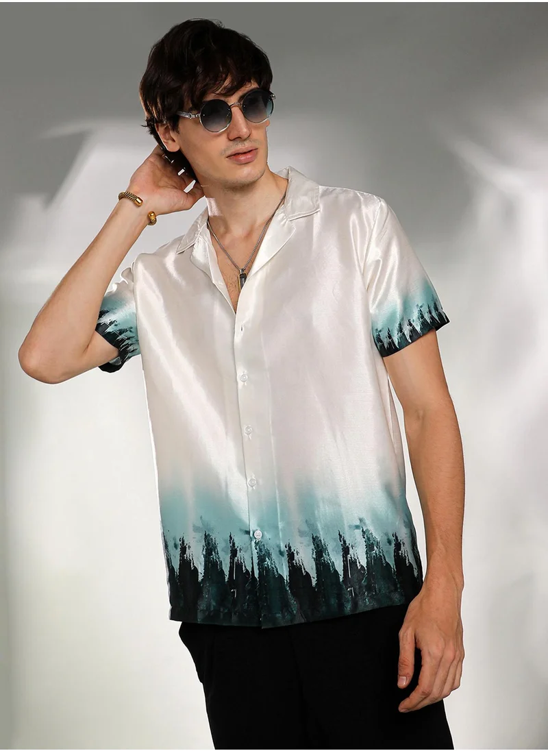كامبوس سوترا Campus Sutra Men's Ivory White & Pine Green Pine Ombre Shirt For Casual Wear | Cuban Collar | Short Sleeve | Button Closure | Shirt Crafted With Comfort Fit For Everyday Wear