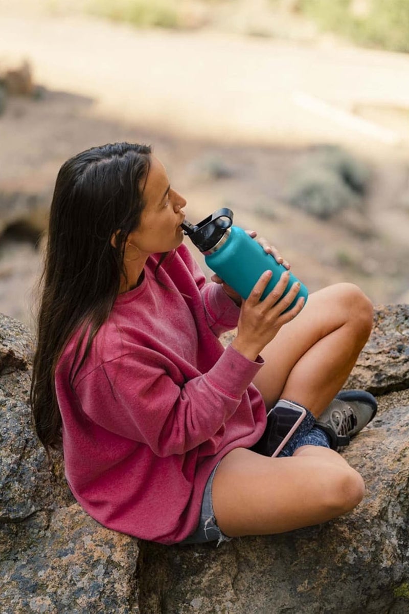 Hydro Flask Stainless Steel Vacuum Insulated Water Bottle With Straw Lid Outdoors Gym Sports Water Bottle (946ml/32oz) - Black - Image 4