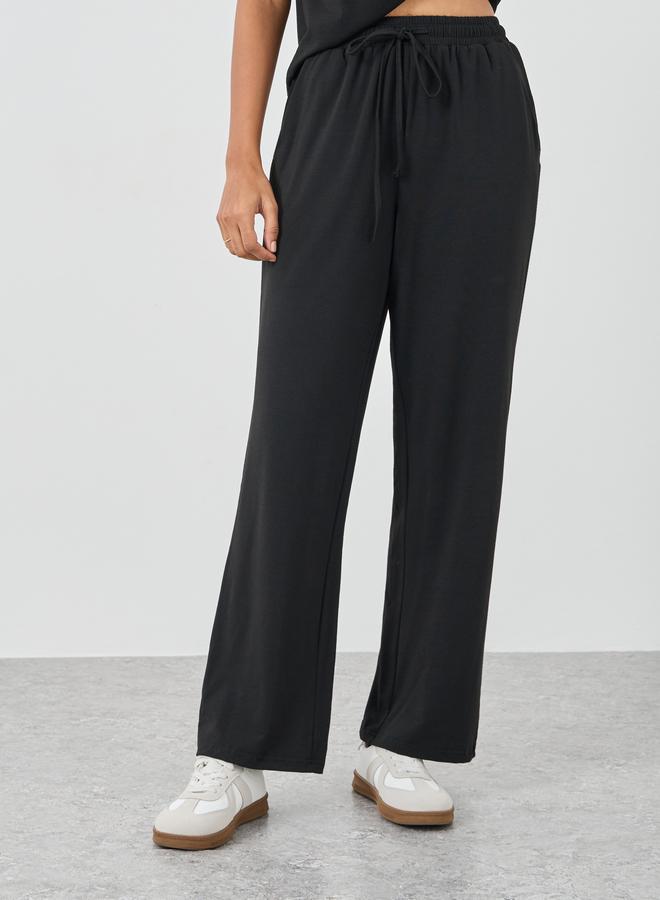 تايك تو طقم بلوزة وبنطلون رياضي بتطريز وردتين - Image 5