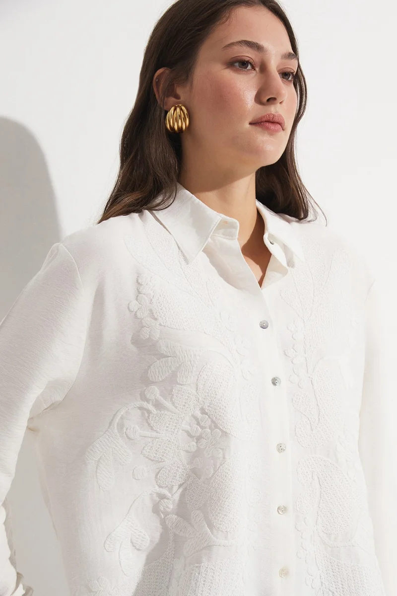 JUNE Women's Exclusive Oversize/loose Cut Linen Blend Embroidered Detail Shirt