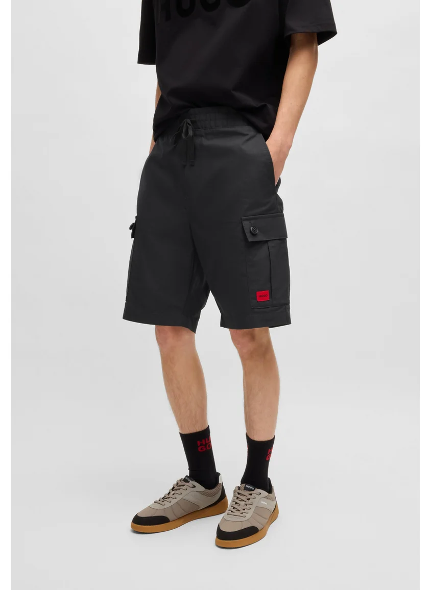 هوجو Structured-cotton shorts with red logo label