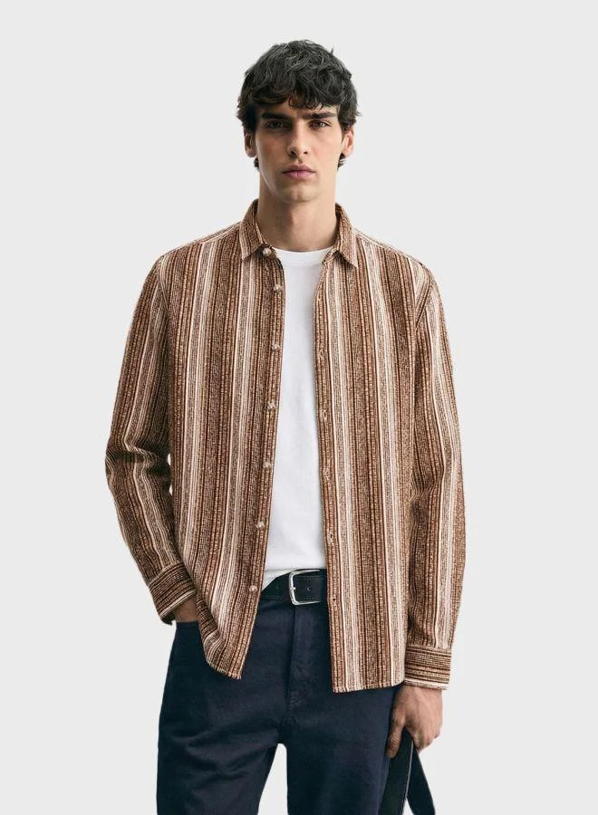 The Indian Garage Co Men Slim Fit Checked Round Neck Full Sleeves Shirt