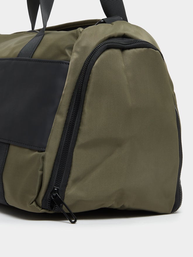 Styli Styli Color Block Sports Bag with Double Handles - Image 4