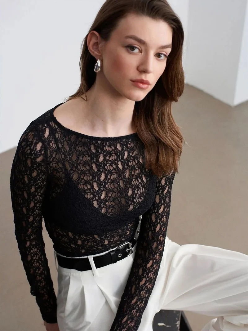 ديلفين DILVIN Slim Fit Lace Boat Neck Blouse