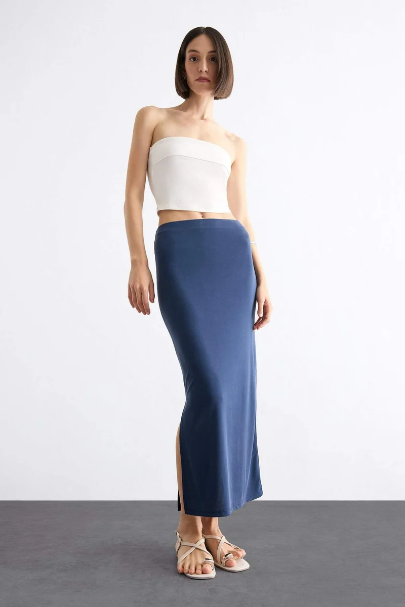 ديفاكتو Slim Fit Slit Midi Skirt