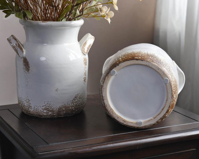 Quoowiit Ceramic Rustic Farmhouse Vase  Distressed Decorative Flower Vase for Home Decor  Ideal Shelf Decor  White Boho Vase for Living Room Bedroom Kitchen Office Decor Centerpiece Table Decorations - Image 5