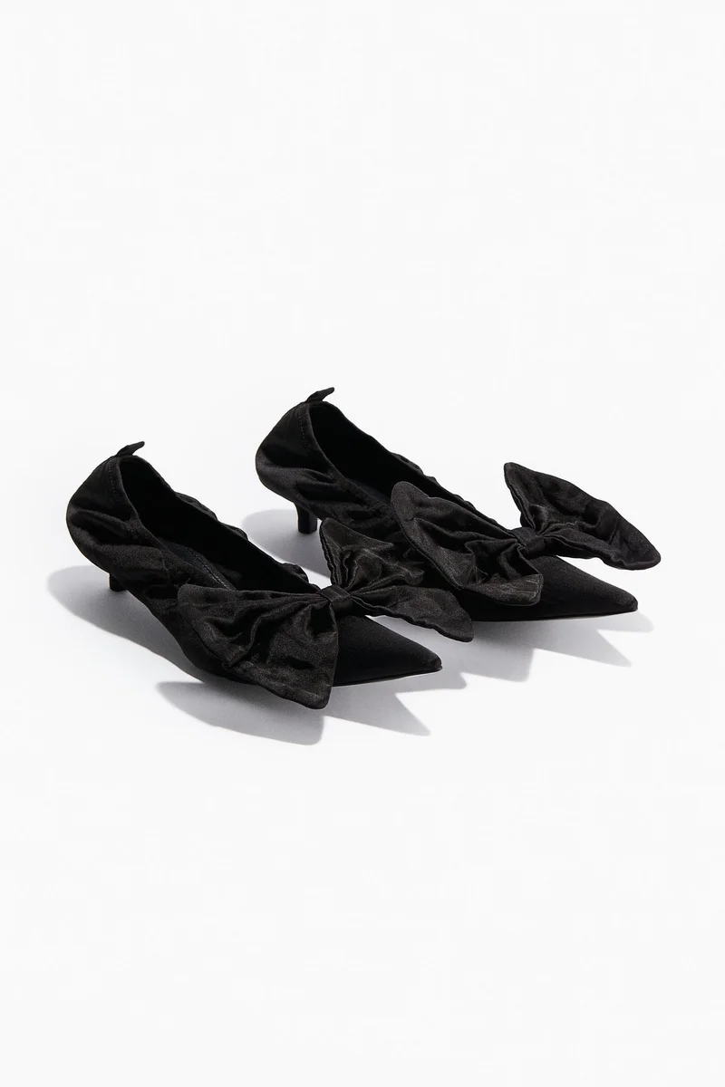 اتش اند ام حذاء بكعب بتفاصيل ربطة