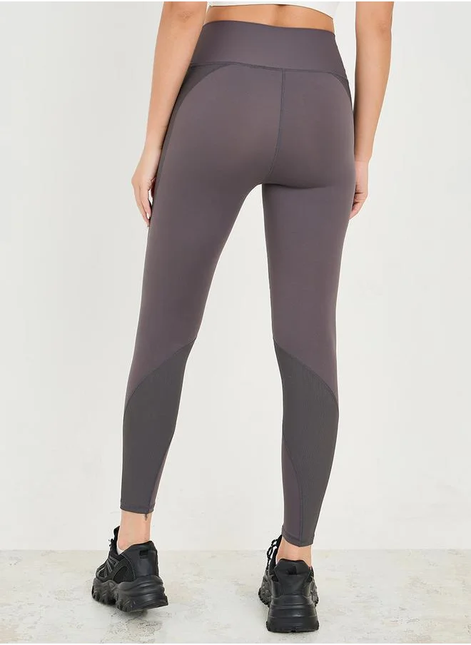 ستايلي Broad Waist Textured Panel Leggings