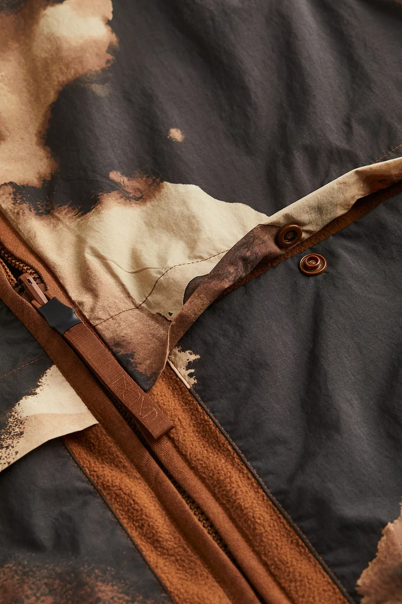 اتش اند ام جيليه للارتداء الخارجي بتصميم قابل للانعكاس