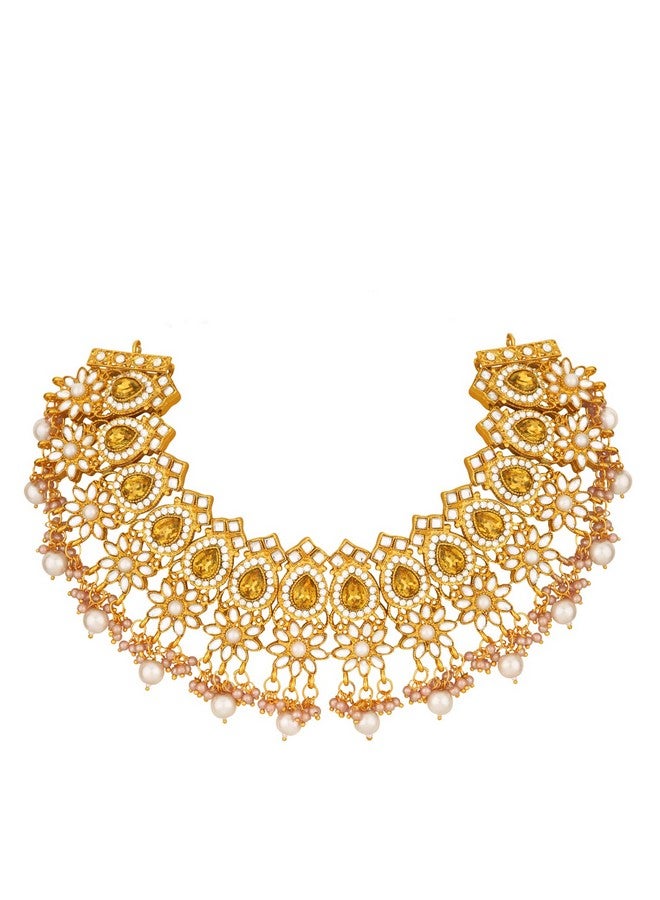 بيورا طقم مجوهرات مانج تيكا من بيورا مطلي بالذهب ومرصع بلؤلؤ الكوندان المتدلي والأقراط للنساء - Image 5