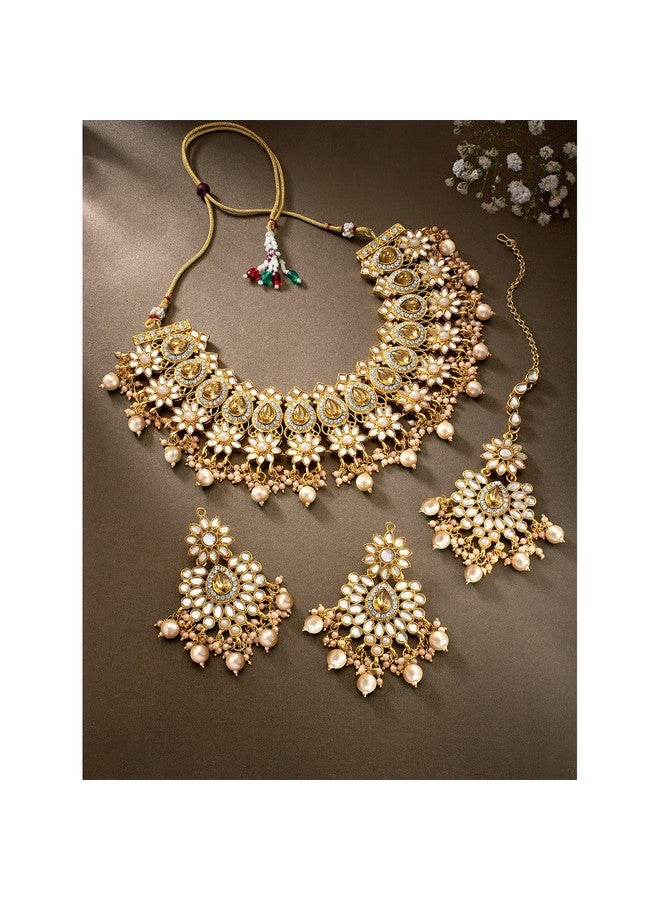 بيورا طقم مجوهرات مانج تيكا من بيورا مطلي بالذهب ومرصع بلؤلؤ الكوندان المتدلي والأقراط للنساء - Image 3
