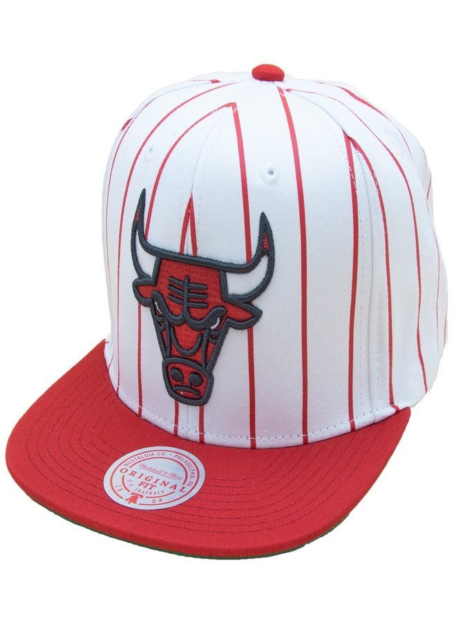 ميتشل آند نيس قبعة ميتشل آند نيس الرجالية ذات الخطوط الرفيعة الكلاسيكية لفريق شيكاغو بولز - Image 1